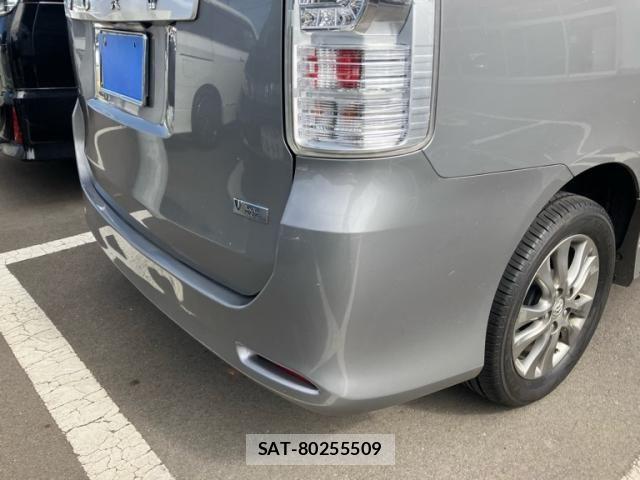 Toyota VOXY 2013-03 8369498-12