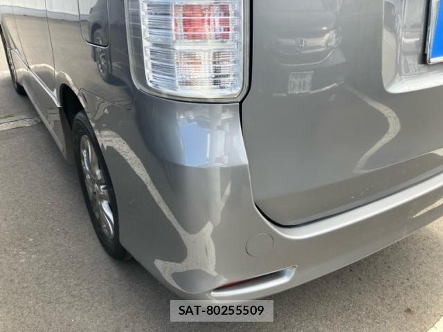 Toyota VOXY 2013-03 8369498-13