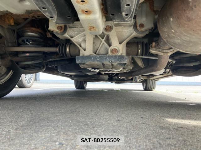 Toyota VOXY 2013-03 8369498-21