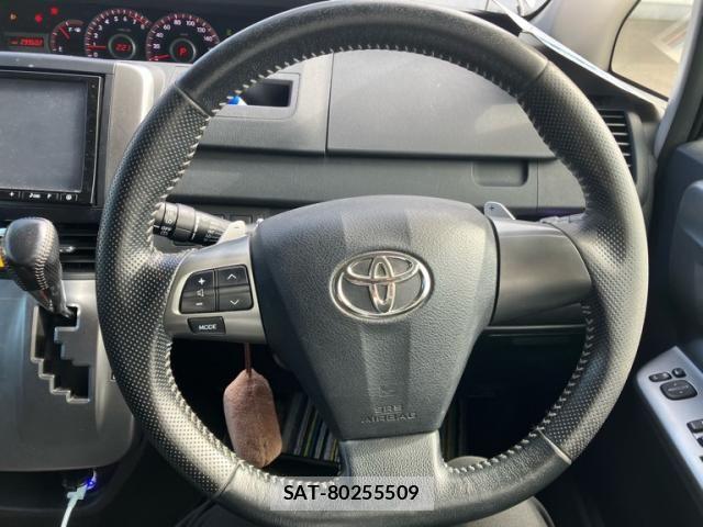 Toyota VOXY 2013-03 8369498-22