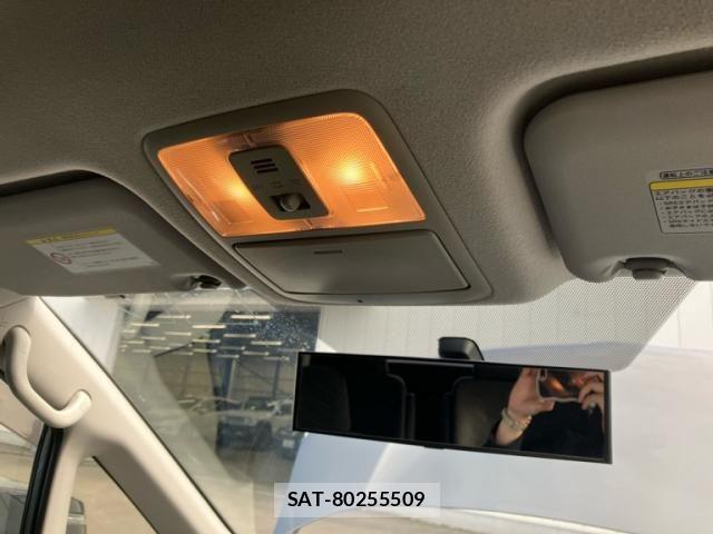 Toyota VOXY 2013-03 8369498-28
