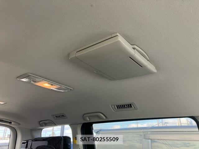 Toyota VOXY 2013-03 8369498-29