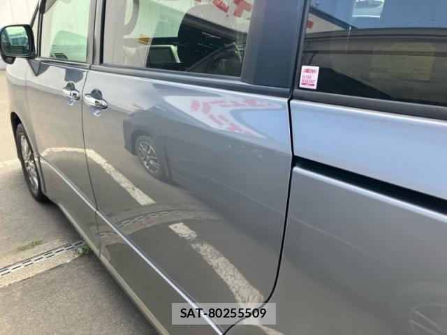 Toyota VOXY 2013-03 8369498-3