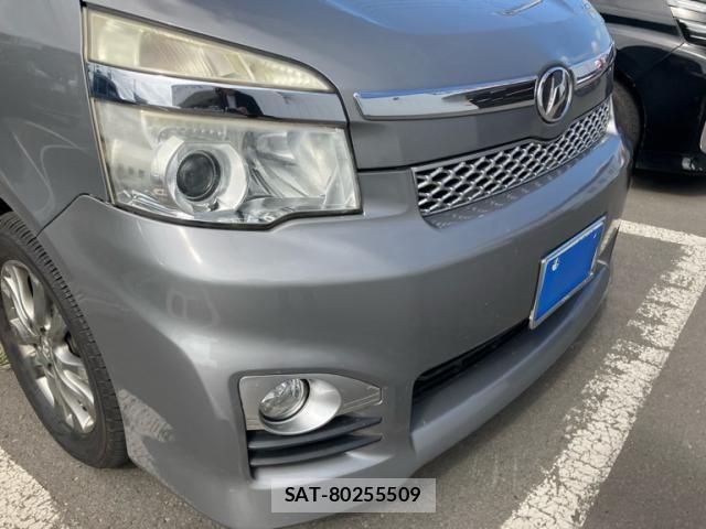 Toyota VOXY 2013-03 8369498-7
