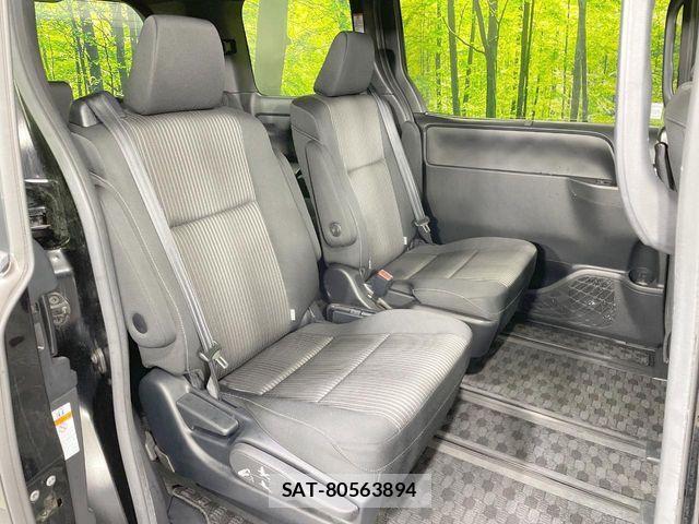 Toyota VOXY 2018-12 8369497-9