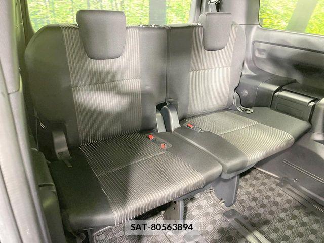 Toyota VOXY 2018-12 8369497-10