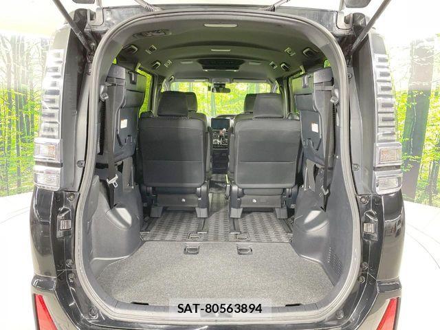 Toyota VOXY 2018-12 8369497-11