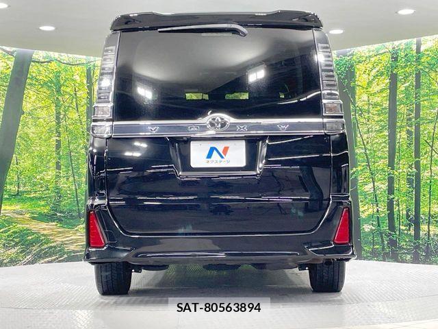 Toyota VOXY 2018-12 8369497-16