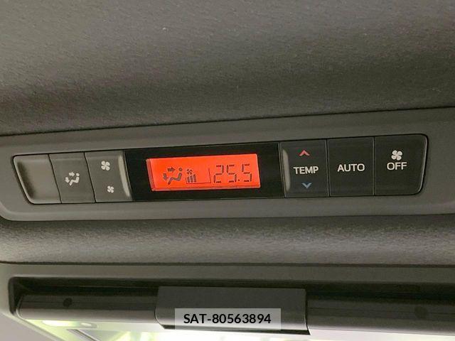 Toyota VOXY 2018-12 8369497-7