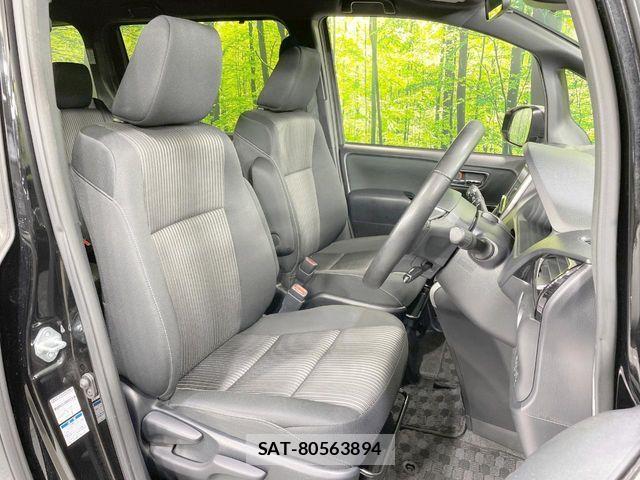 Toyota VOXY 2018-12 8369497-8