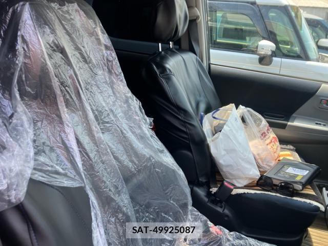 Toyota VOXY 2005-07 8369502-11