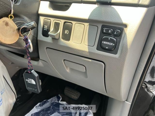 Toyota VOXY 2005-07 8369502-14