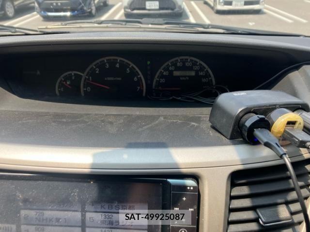 Toyota VOXY 2005-07 8369502-16