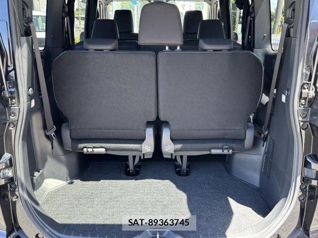 Toyota VOXY 2024-01 8369496-11