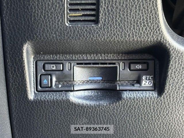 Toyota VOXY 2024-01 8369496-15