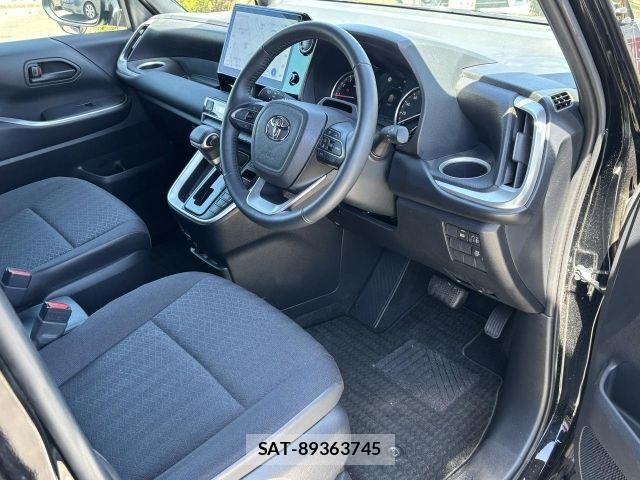 Toyota VOXY 2024-01 8369496-3