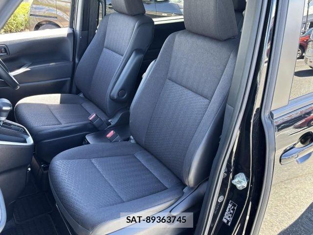 Toyota VOXY 2024-01 8369496-7