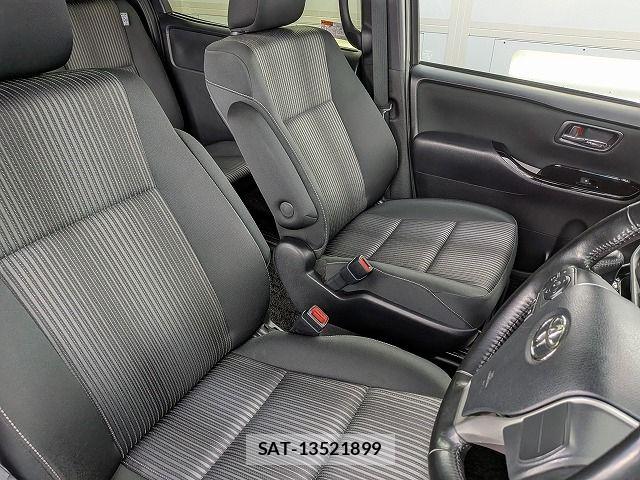 Toyota VOXY 2018-07 8369495-5