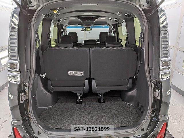 Toyota VOXY 2018-07 8369495-7