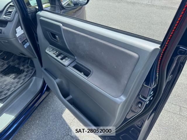 Toyota VOXY 2007-09 8369500-10