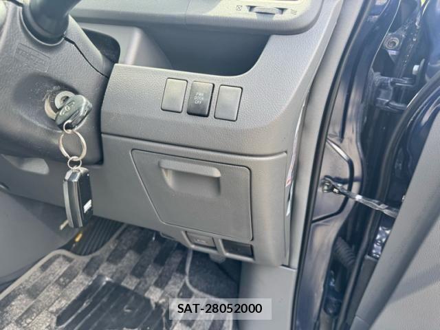 Toyota VOXY 2007-09 8369500-11