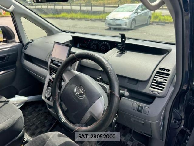 Toyota VOXY 2007-09 8369500-12