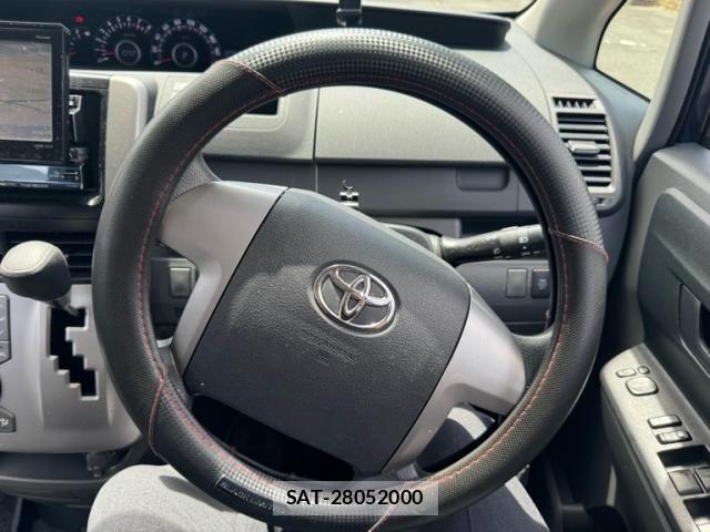Toyota VOXY 2007-09 8369500-17