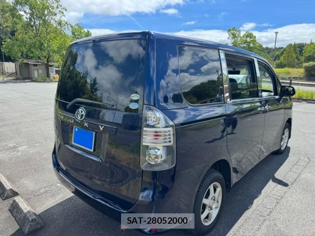 Toyota VOXY 2007-09 8369500-2