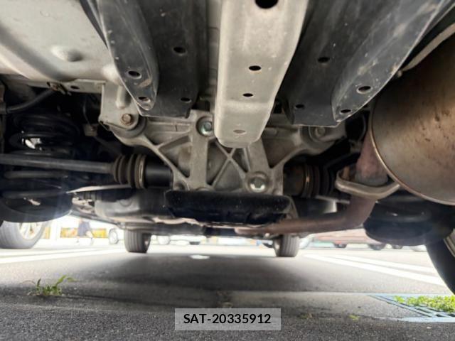 Toyota VOXY 2012-01 8372308-9