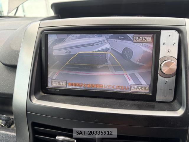 Toyota VOXY 2012-01 8372308-24