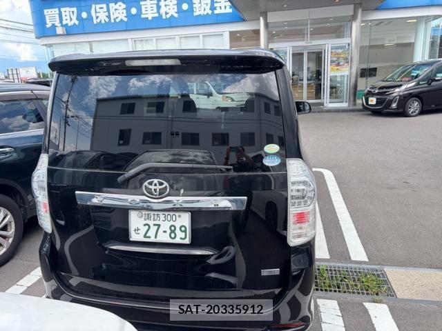 Toyota VOXY 2012-01 8372308-5