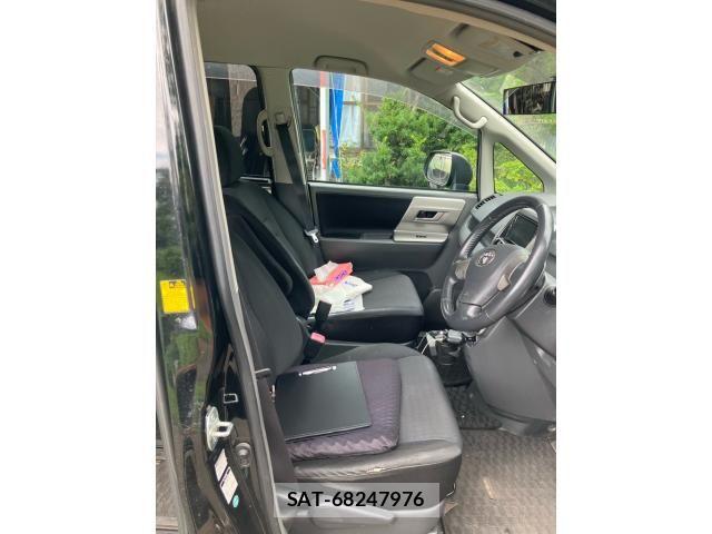 Toyota VOXY 2007-08 8372309-14