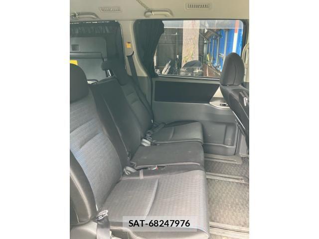 Toyota VOXY 2007-08 8372309-15