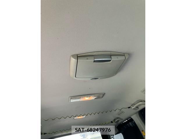 Toyota VOXY 2007-08 8372309-16