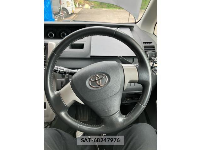 Toyota VOXY 2007-08 8372309-17