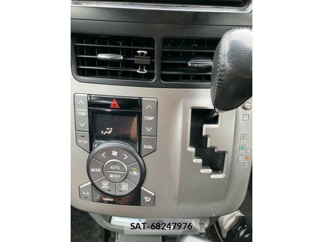 Toyota VOXY 2007-08 8372309-18