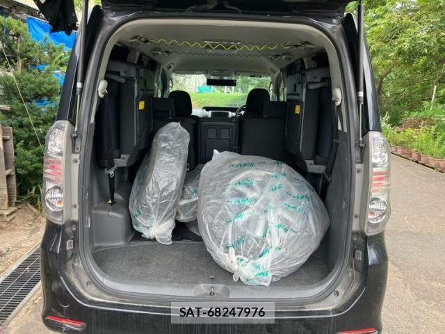 Toyota VOXY 2007-08 8372309-6