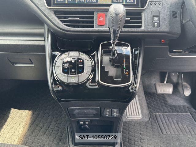 Toyota VOXY 2017-11 8415560-18