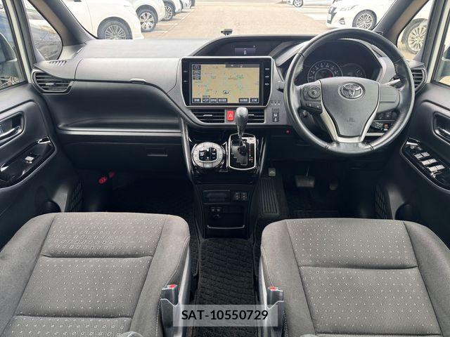 Toyota VOXY 2017-11 8415560-1