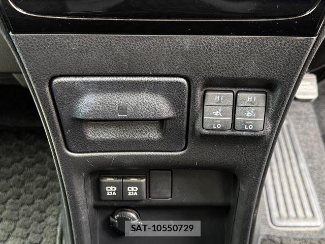 Toyota VOXY 2017-11 8415560-19