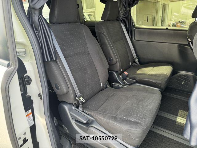 Toyota VOXY 2017-11 8415560-23