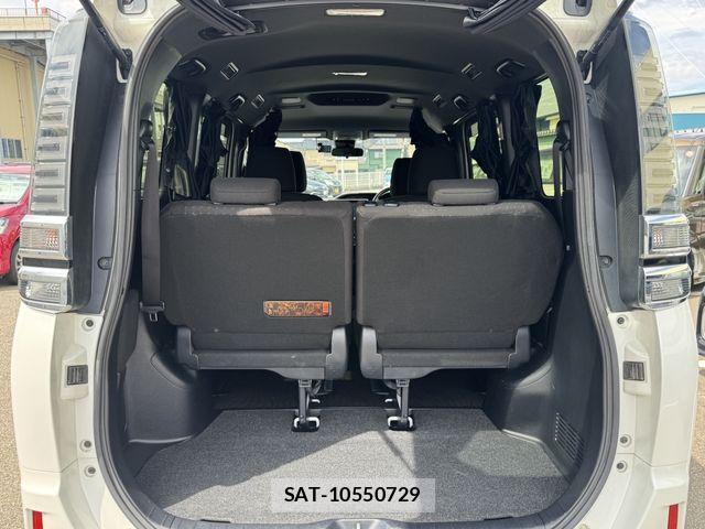 Toyota VOXY 2017-11 8415560-25