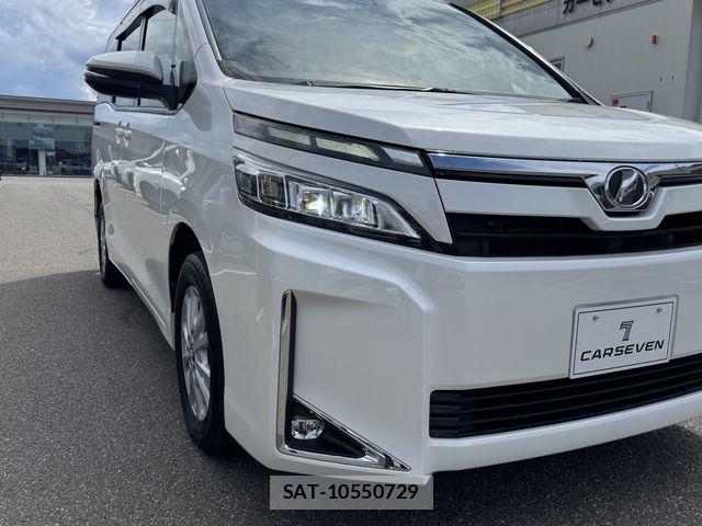 Toyota VOXY 2017-11 8415560-26