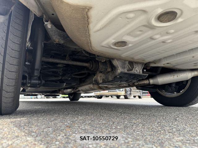 Toyota VOXY 2017-11 8415560-28