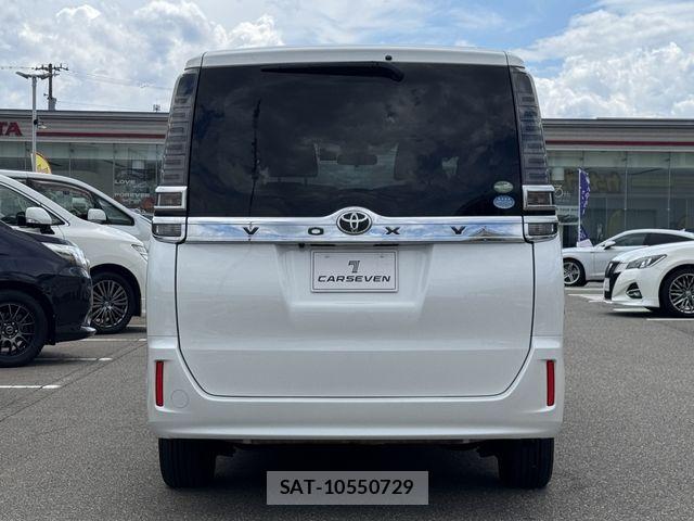Toyota VOXY 2017-11 8415560-6