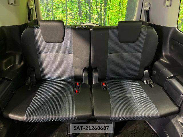 Toyota VOXY 2016-07 8415558-9