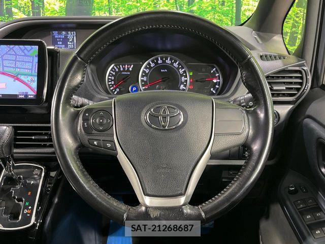 Toyota VOXY 2016-07 8415558-11