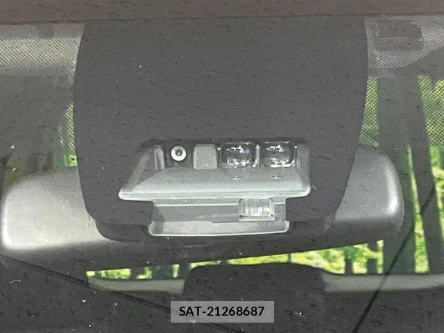Toyota VOXY 2016-07 8415558-5