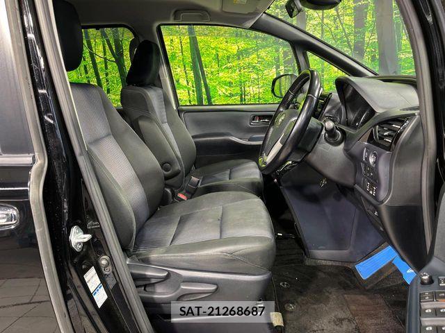 Toyota VOXY 2016-07 8415558-7