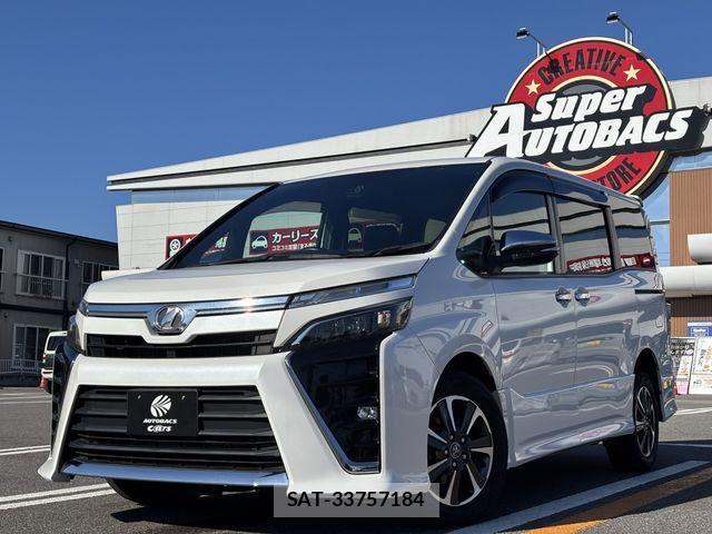 Toyota VOXY 2017-12 8415551-0